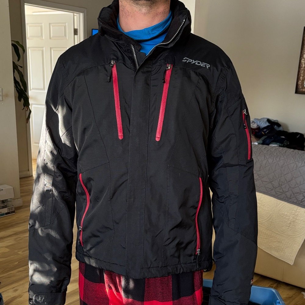 Spyder Men's Black Ski Jacket with Red Zippers